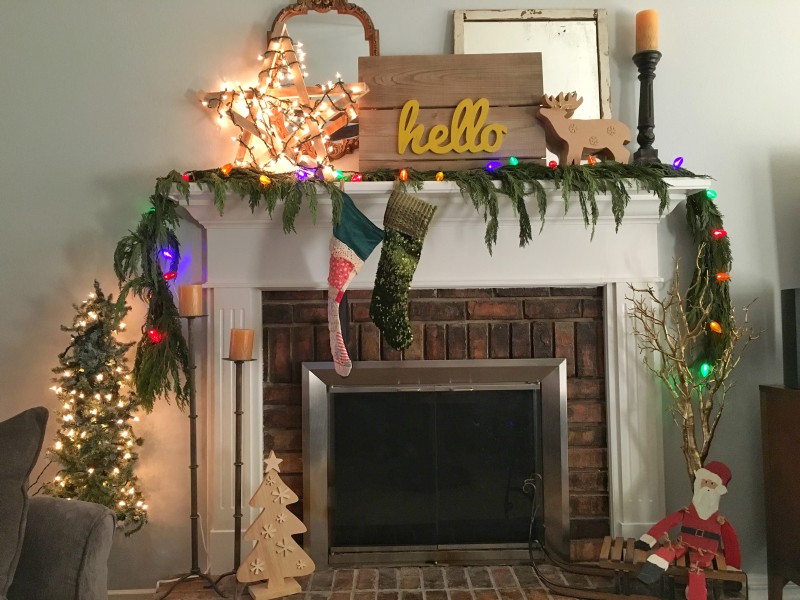 Christmas decor at pamelapetrus.com